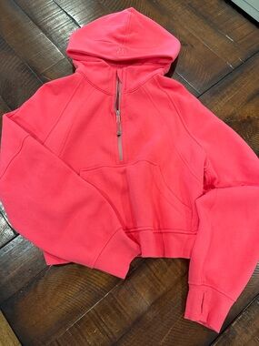 Lululemon Cropped Half-Zip Scuba Hoodie in lipgloss color way. Size M/L